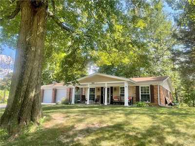 5226 Green Hills Dr Brownsburg, IN 46112