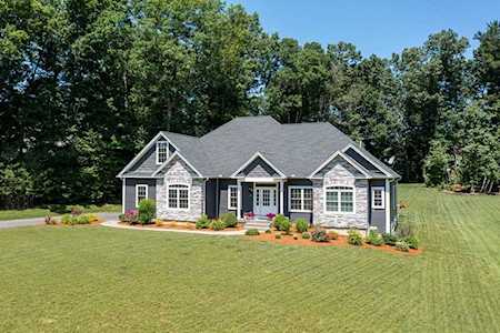 12 Pondview Dr East Longmeadow, MA 01028
