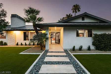 14 Crescent Dr Las Vegas, NV 89102