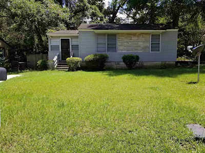 1613 Hernando Dr Tallahassee, FL 32304