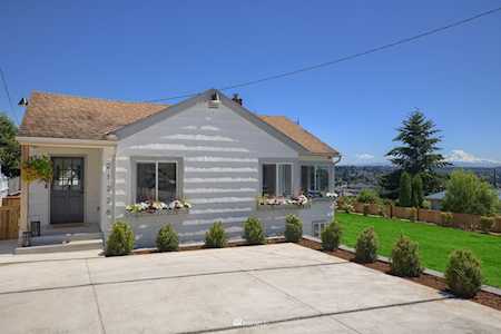 21228 4th Ave S Des Moines, WA 98198