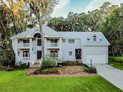 311 S Riverhills Dr Temple Terrace, FL 33617