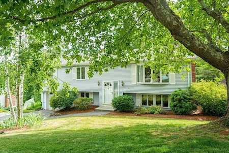 28 Hodgkins Drive Ipswich, MA 01938