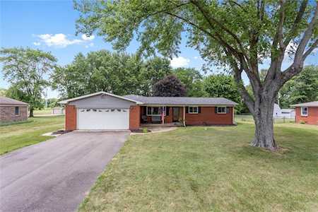 8568 N Ricks Dr W Mccordsville, IN 46055
