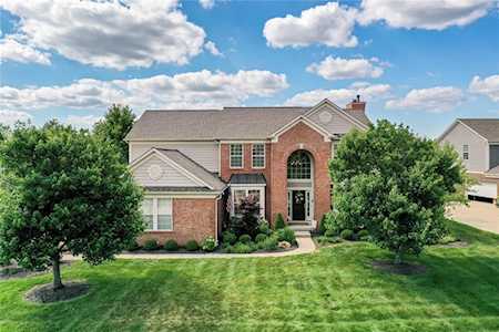 9428 Shadow Rock Circle Zionsville, IN 46077