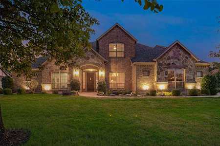 1442 Valley Crest Court Burleson, TX 76028