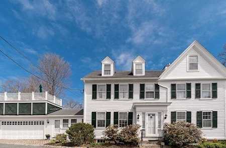 152 Leonard St Gloucester, MA 01930