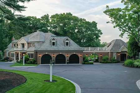 31 Ortolani Circle Kingston, MA 02364
