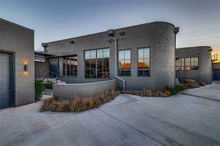 1517 E Levee Street Dallas, TX 75207