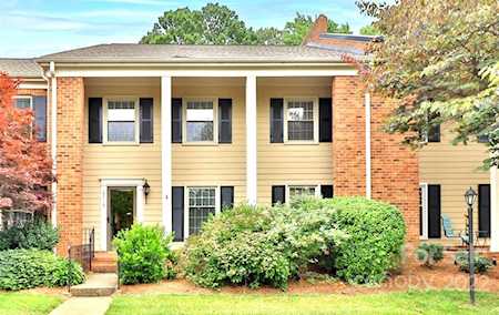 6715 Constitution Ln Charlotte, NC 28210