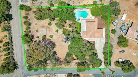 448 Woodland Hills Dr Escondido, CA 92029