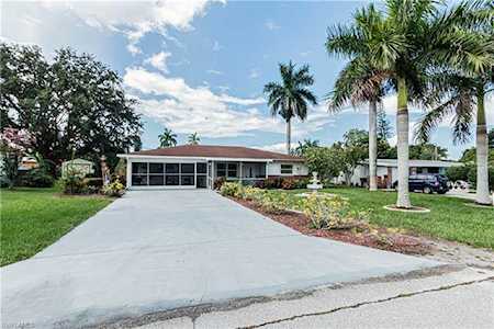 4146 River Dr Fort Myers, FL 33916