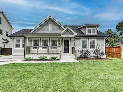 338 Melbourne Ct Charlotte, NC 28209