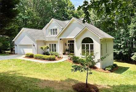 9434 Squirrel Hollow Ln Charlotte, NC 28270