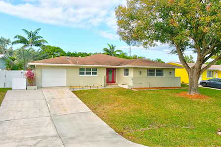 3825 S Buttercup Circle Palm Beach Gardens, FL 33410