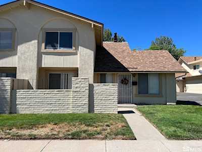 14 Condor Cir Carson City, NV 89701-3582