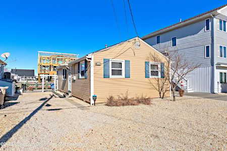 217 Rosewood Dr Bayville, NJ 08721