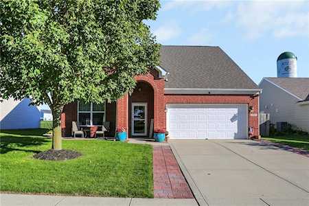 3393 Roundlake Ln Whitestown, IN 46075