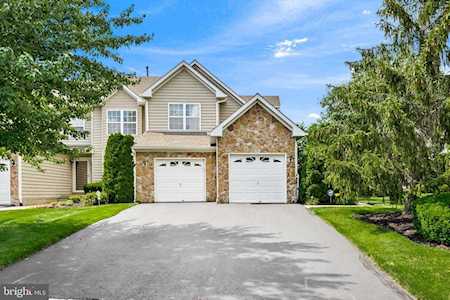 9 Palmer Dr Moorestown, NJ 08057