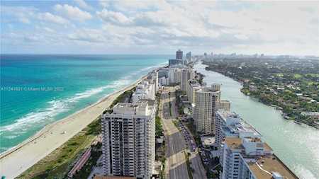 5700 Collins Ave #4C Miami Beach, FL 33140