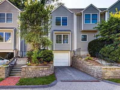 16 Edgemoor Circle #16 Wellesley, MA 02482