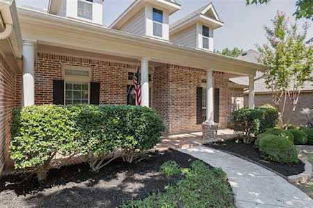 916 Water Oak Drive Grapevine, TX 76051