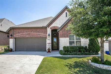 2706 Pointview Court Lewisville, TX 75067