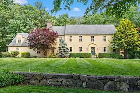 185 Tokatawan Spring Ln Boxborough, MA 01719