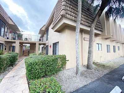 10910 Royal Palm Blvd #10910 Coral Springs, FL 33065
