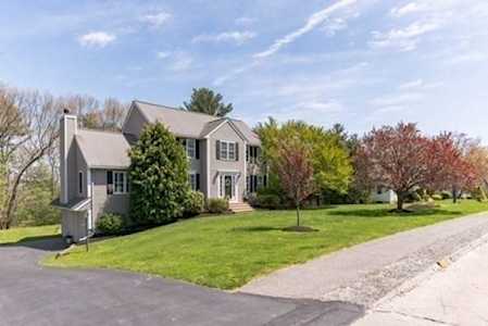 11 Haven Way Hopedale, MA 01747