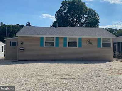 12 Fairway Dr Tuckerton, NJ 08087