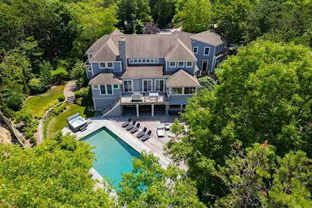 212 Willowbend Drive Mashpee, MA 02649