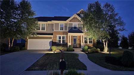 8696 N Tanglewood Circle Mccordsville, IN 46055