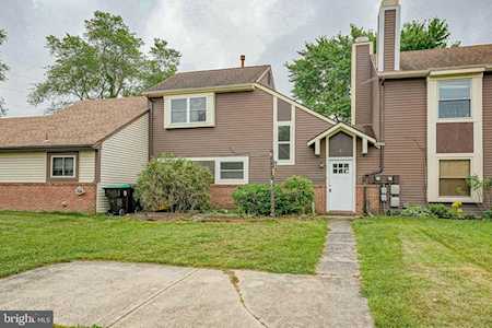 8 Hickory Ct Sicklerville, NJ 08081