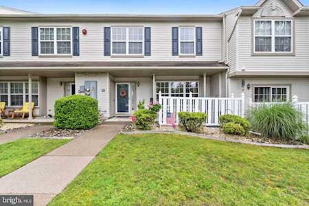 1203 Tanglewood Dr Sicklerville, NJ 08081