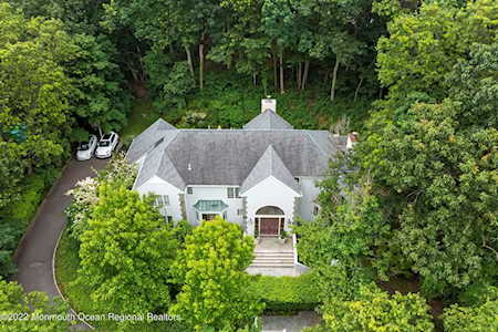 14 Malke Dr Ocean Twp, NJ 07712
