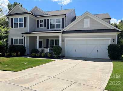 2104 Angel Oak Dr Fort Mill, SC 29715