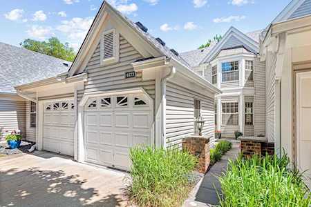 4272 Pond View Drive White Bear Lake, MN 55110