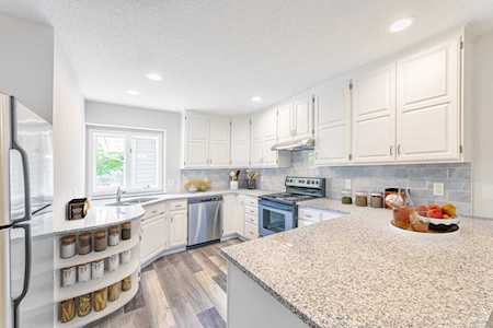 7827 W 110th Street Bloomington, MN 55438