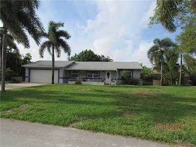 636 Linnet Cir Delray Beach, FL 33444