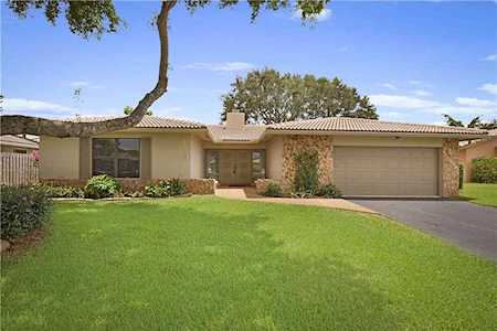 8563 Shadow Wood Blvd Coral Springs, FL 33071