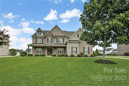 1503 Laurel Hill Dr Waxhaw, NC 28173