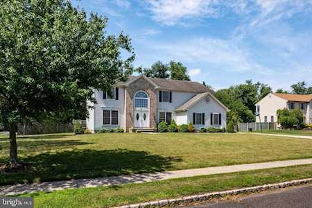 51 Bryces Ct Sicklerville, NJ 08081