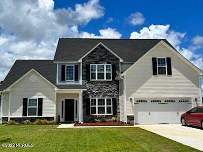 514 Flip Flop Lane Grimesland, NC 27837