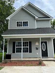 313 Van Buren Ave Suffolk, VA 23434