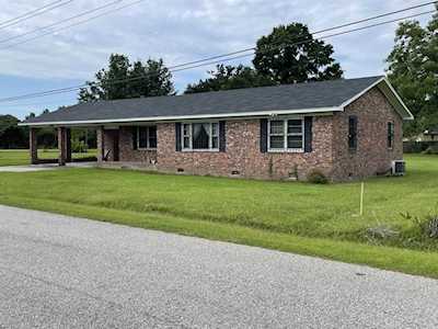 608 East Cherry St. Andrews, SC 29510