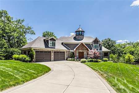 6235 Stonegate Ln Zionsville, IN 46077