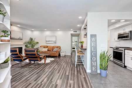9429 Fairgrove Ln #102 San Diego, CA 92129