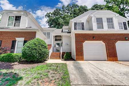 8618 Fox Chase Ln Charlotte, NC 28269