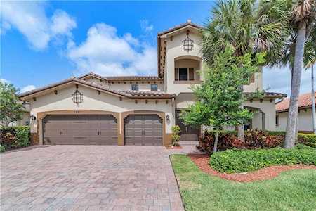 8951 Edgewater Bnd Parkland, FL 33076